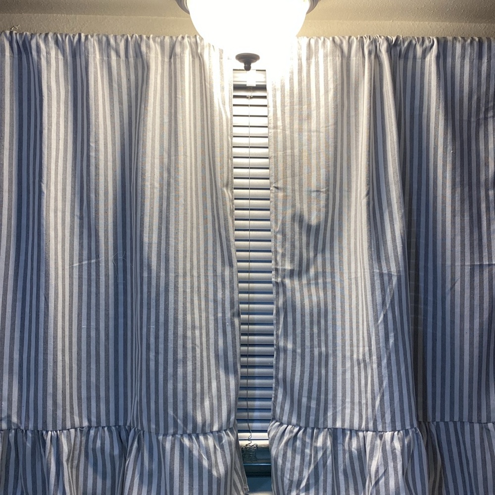 Bee & Willow BB&B Grey and White Kitchen Curtain set